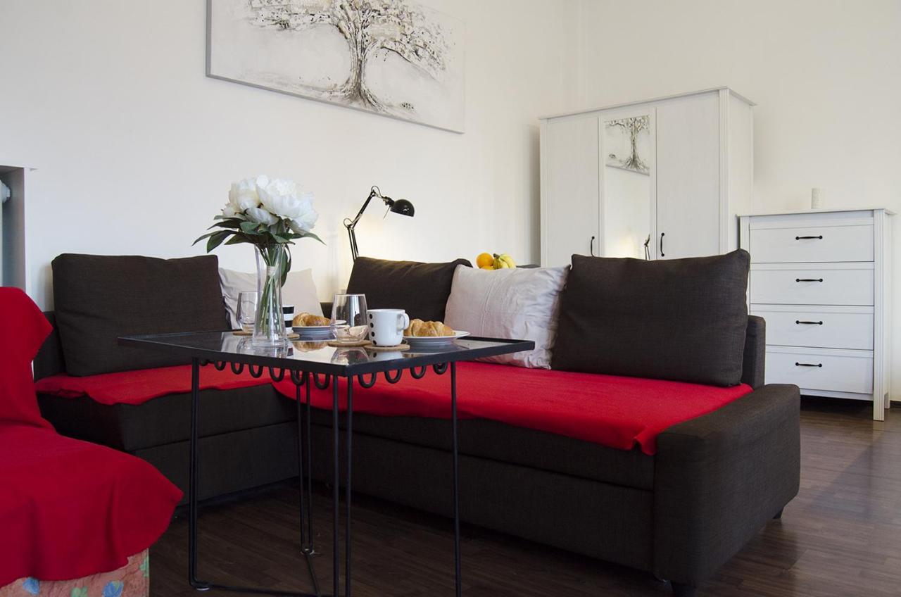 Studio Apartment With A View Of Ban Jelacic Square Zagreb Exterior photo