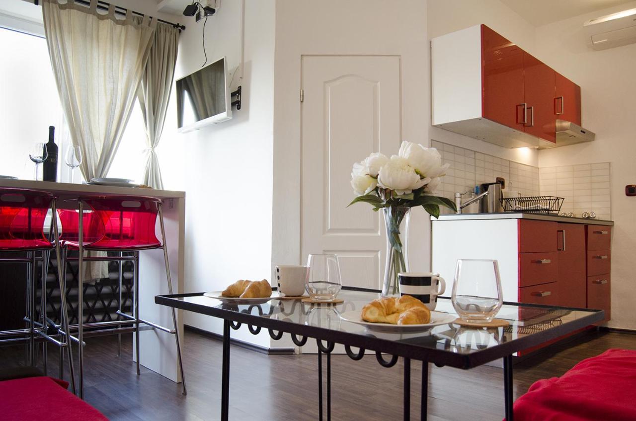 Studio Apartment With A View Of Ban Jelacic Square Zagreb Exterior photo